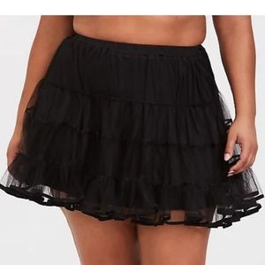 Torrid, 3/4x, black, mini petticoat. Like new!
